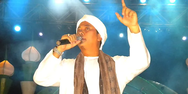 Opick Perkenalkan Hits Baru di Medan