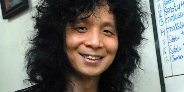 John Paul Ivan Bukan Sekedar 'Ganti Baju'