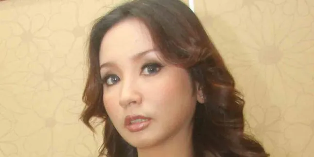 Fenny Dior Kembali Dengan Single Ah Ah Ah