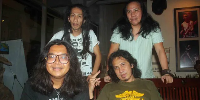 Power Slaves Kembali Rilis Mini Album