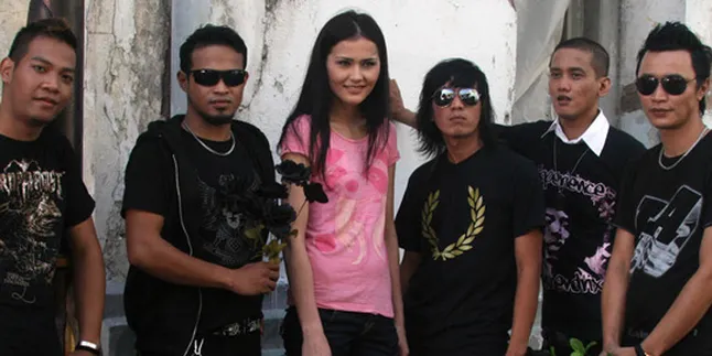 Black Rose: Senk Lotta Adalah Makhluk Sempurna