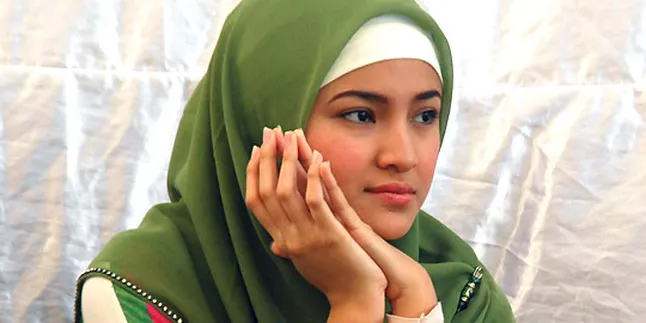 Marshanda, Pakai Jilbab Juga Butuh Latihan