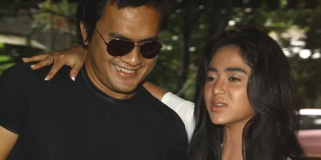 Saiful Jamil - Dewi Perssik Silaturahmi Sahur Bareng