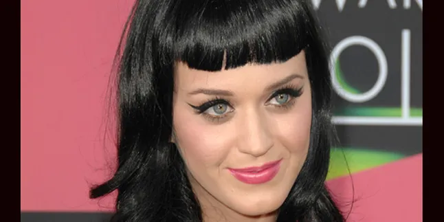 Katy Perry Gemar Curi Bantal Hotel