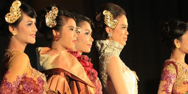 Puteri Indonesia 2010 Harus Jago Bahasa Inggris Puteri Indonesia 2010 Harus Jago Bahasa Inggris