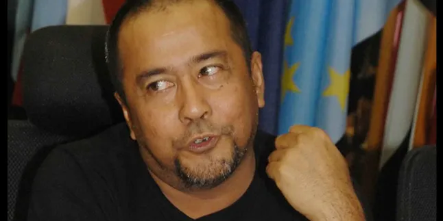 Rano Karno 'Hobi' Berangkat Umroh