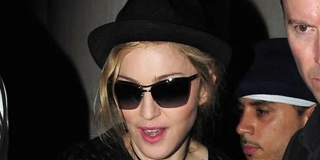 Madonna - Guy Ritchie Bertengkar Soal Ultah Rocco