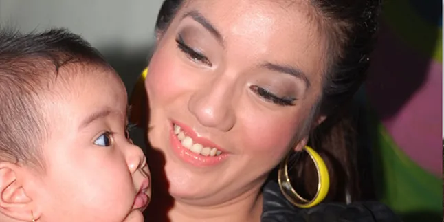 Lebaran, Sheila Marcia Kunjungi Orang Tua Anji