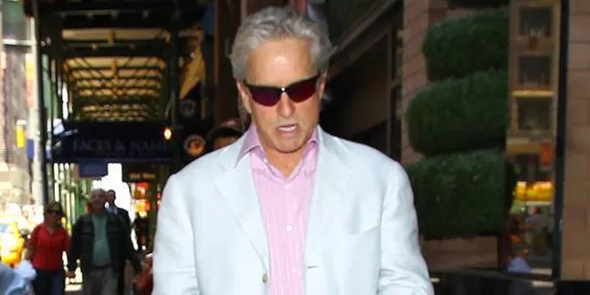 Michael Douglas Fokus Jadi Ayah Yang Baik