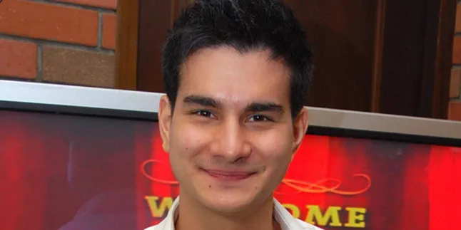 Steve Emmanuel Ajak Anak 'Lupakan' Ibunya