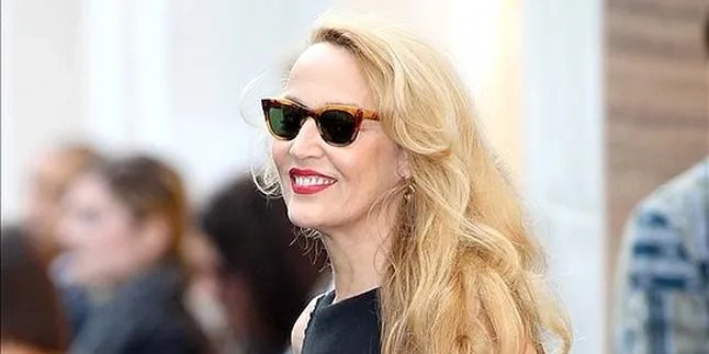 Lukisan Bugil Jerry Hall Dilelang Lukisan Bugil Jerry Hall Dilelang