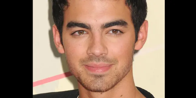 Joe Jonas Melepas 'Cincin Perjaka'nya