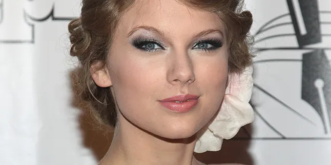 Taylor Swift Balas Dendam ke Kanye West di MTV VMA 2010