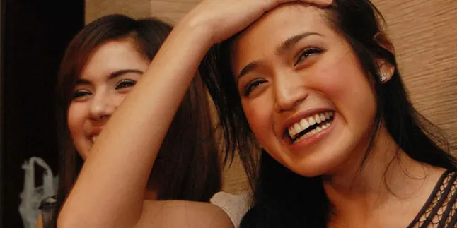 Nyanyi, Jessica Iskandar Akui Aji Mumpung