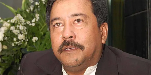 Rano Karno Tuangkan Ide Melalui Skenario