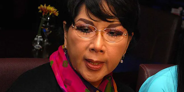 Rayakan Ultah Ariel, Titiek Puspa Nangis