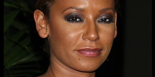 Mel B Dituntut 500.000 Poundsterling