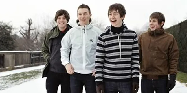 Arctic Mokeys Vakum Sejenak