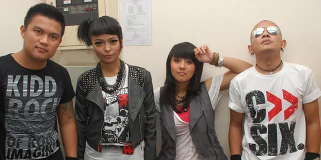 Tantri: Orang Nunggu Album Kotak Bukan Gosipnya