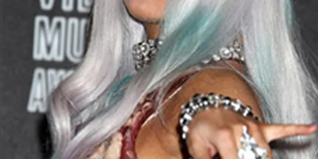 Lady GaGa Tertawakan Kontroversi Baju Daging