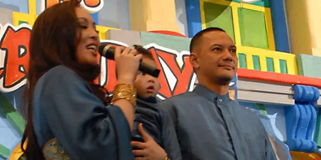 Angelina Sondakh 'Bernyanyi Bersama Keanu'