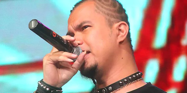 Ahmad Dhani Tanggapi Dingin Isu Hengkangnya Once