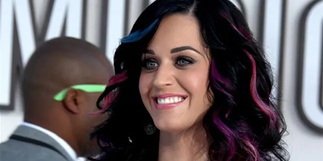 Katy Perry Gelar Pesta Bujang