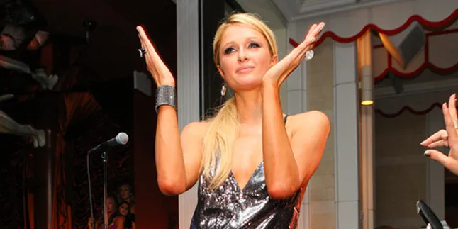 Paris Hilton Batal Hadir di Jakarta