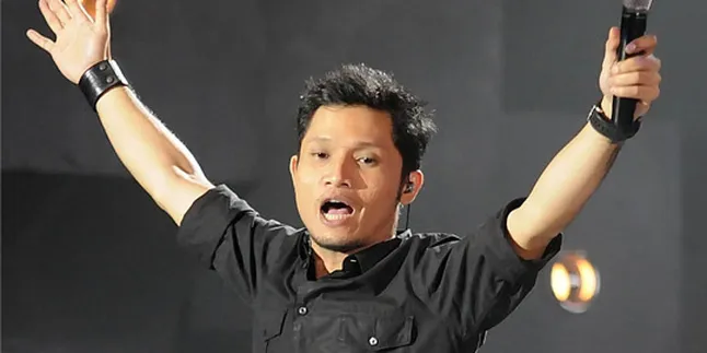 Andra and The Backbone - Sherina Meriahkan Ultah Semen Gresik