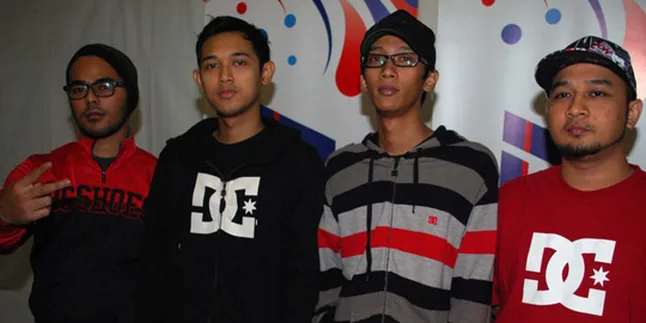 Bondan Ft Fade2Black Pukau Penonton Jakarta Jam '10