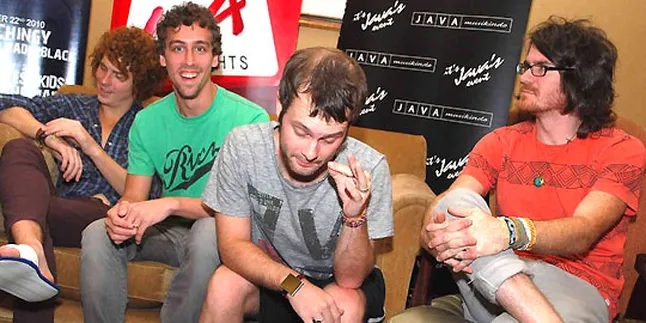 Hobi Asyik ala Forever The Sickest Kids