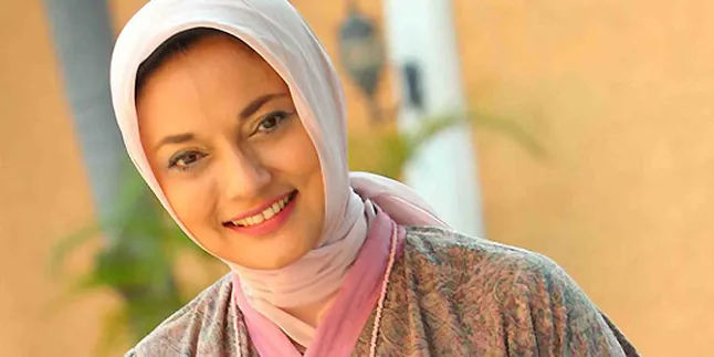 Marissa Haque Ingin Gelar Profesor