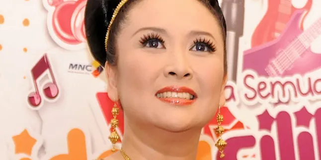 Ira Maya Sopha, Mama Monster!