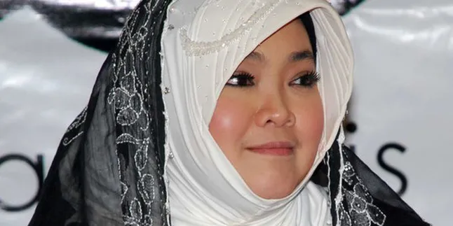 Rina Gunawan Terapkan Pengalaman Buat Didik Anak