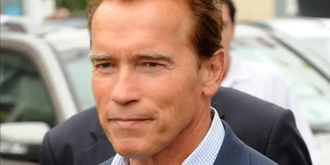 Hugh Hefner Simpan Video Porno Arnold Schwarzenegger