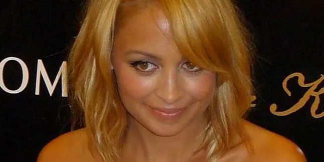 Nicole Richie Benarkan Rencana Pernikahan