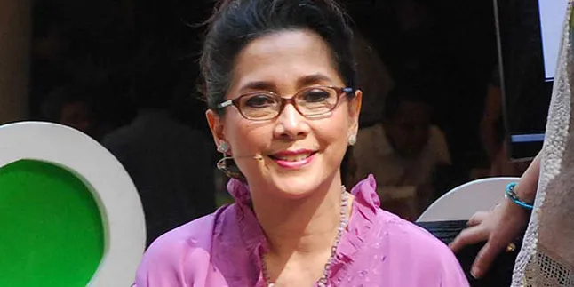 Widyawati: Istri Romy Luar Biasa Widyawati: Istri Romy Luar Biasa