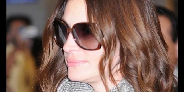 Julia Robert Rencana Adopsi Anak Dari India