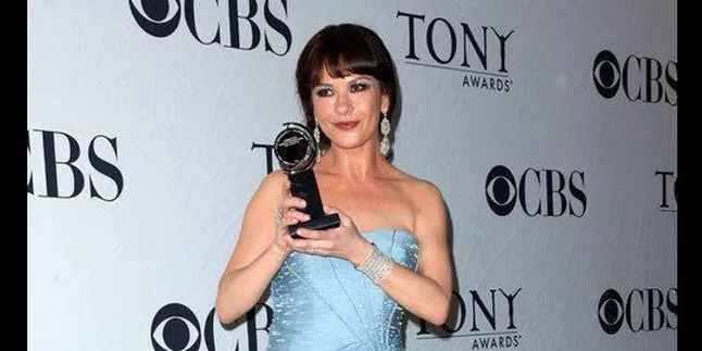 Catherine Zeta Jones Tolak Peran Demi Michael Douglas