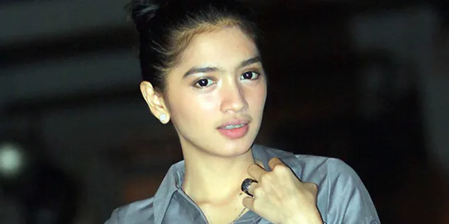 Angel Karamoy Tinggalkan Anak Saat ke Luar Kota