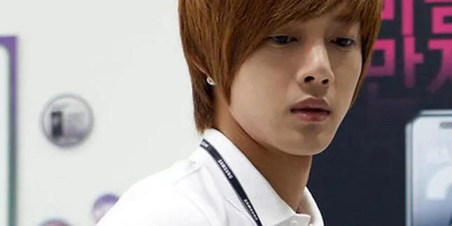 Kim Hyun Joong, Nickhun dan Jung Youn Hwa Main di 'CINDERELLA'?