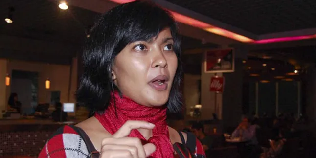 Lola Amaria Lagi Seru Kerja di Belakang Layar