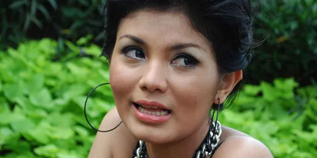 Intan RJ: Syaratnya Lima Jari Dari Puser