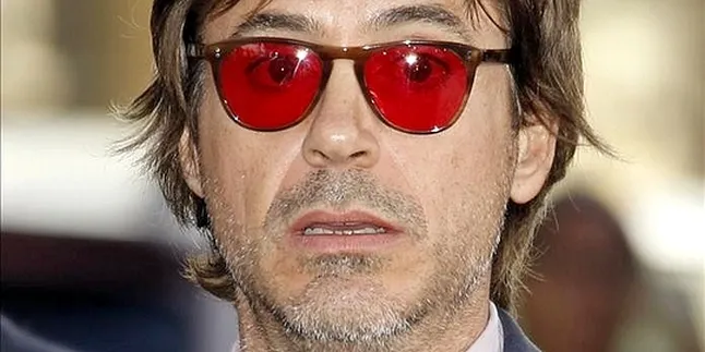 Robert Downey Jr Sakit, Syuting 'SHERLOCK 2' Ditunda