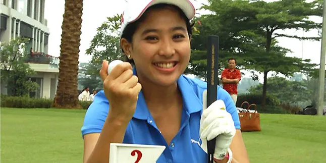 Olivia Zalianty, Main Golf Gara-Gara Ayah