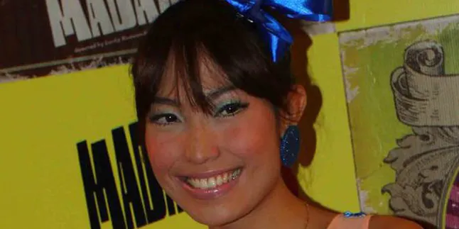 Ayu Dewi Takut Mengikat Janji