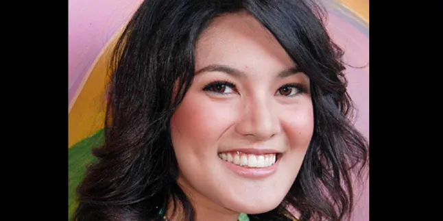 Putus Membuat Nindy Terpacu Berkarya Putus Membuat Nindy Terpacu Berkarya