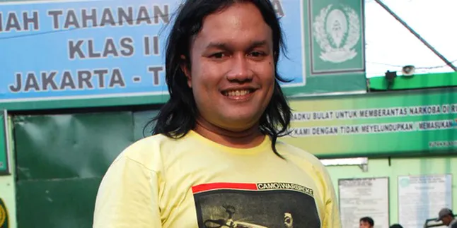 Jenny Meradang, Tata Liem Siap Menghadang