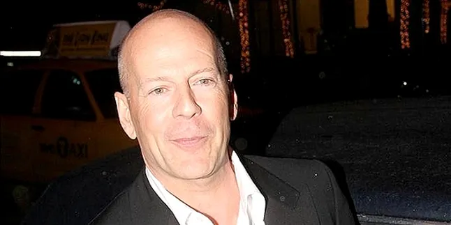 Bruce Willis Sempat Mengancam Mundur Dari 'RED'