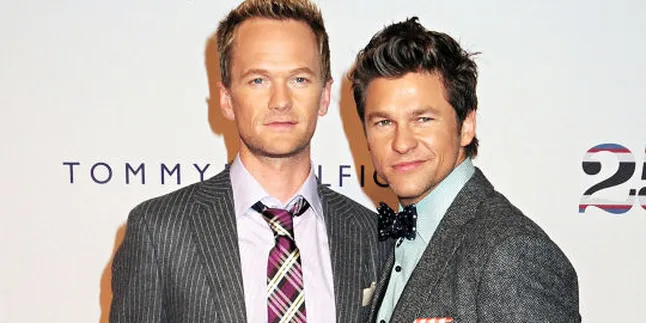 Neil Patrick Harris Jadi Ayah Bayi Kembar